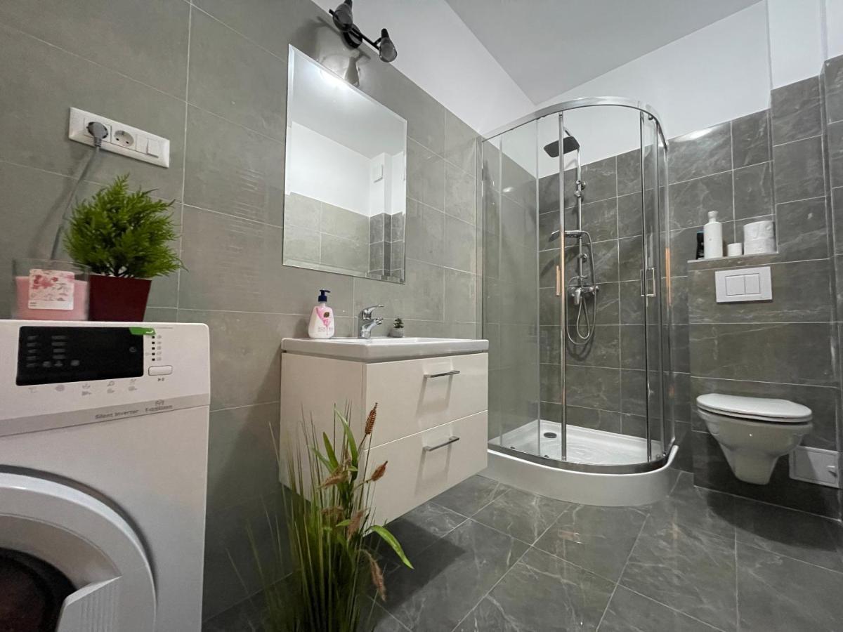 Luxury Q Residence Near Center Яссы Экстерьер фото